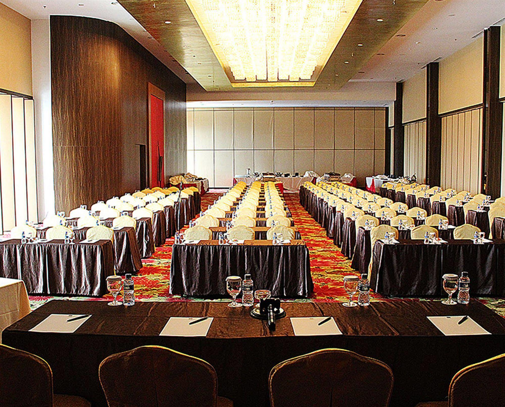 Hariston Hotel & Suites, Pluit - Jakarta Extérieur photo