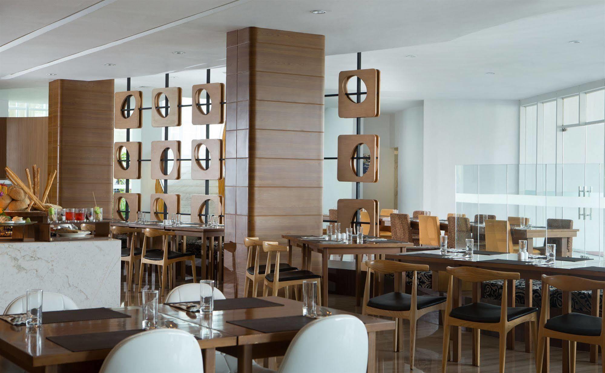 Hariston Hotel & Suites, Pluit - Jakarta Extérieur photo